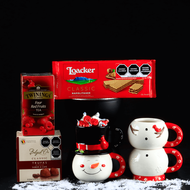 Torre de Tazas Navideñas con Chocolates, Galletas y Té