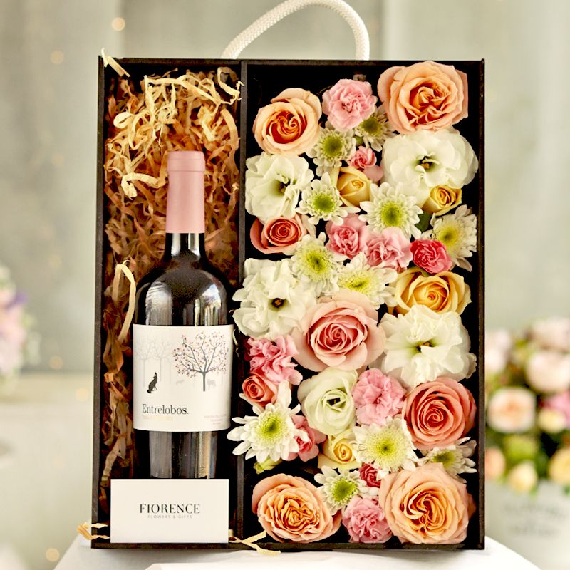 Deluxe Box with Flower Garden and Wine Bottle