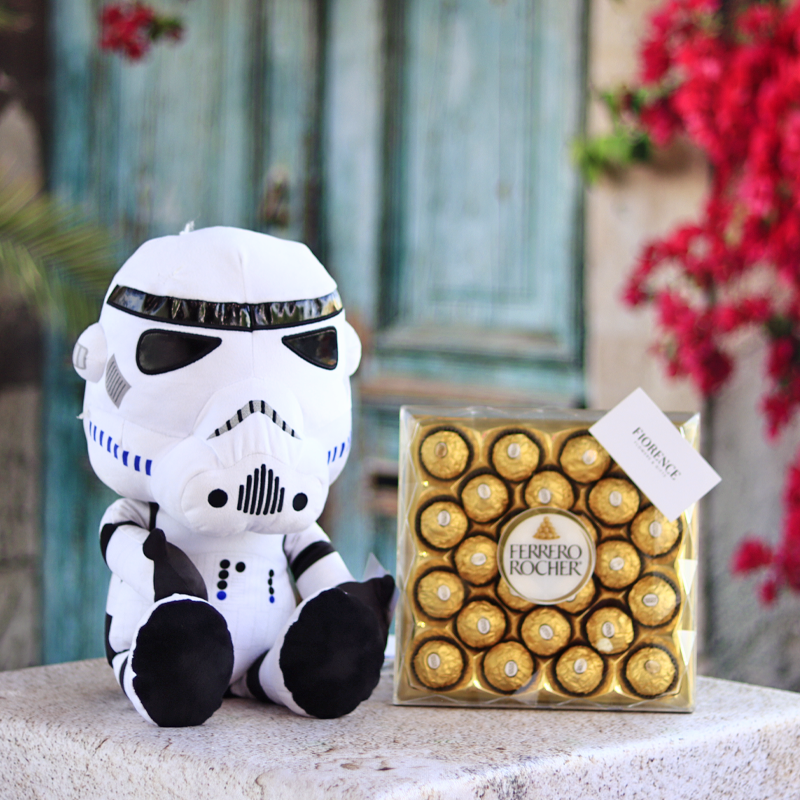 Star Wars, Ferrero Rocher, Chocolates, Peluche, Stormtrooper, regalo para él, para niños entregas en Puebla, Fiorence, Cholula, entrega de regalos, cumpleaños, amor